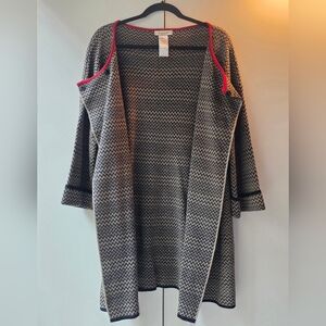 Black and Tan Zigzag Open-Front Coatigan with Burgundy Trim